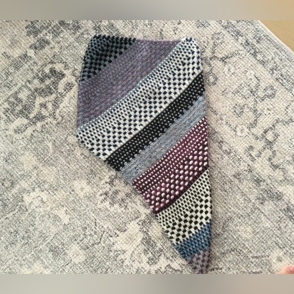 🧶 NWT hand crafted cowl neck warmer Blues greys burgundy creams O/S Peruvi… - Picture 8 of 10